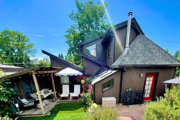 Garden Retreat | Hot Tub | Peloton | Walk to Shops