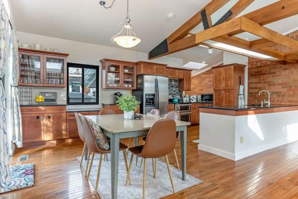 Spacious | High Ceilings | 4 Min to Beaver Creek
