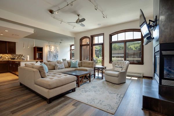 Sprawling Condo | Central Downtown | Summer A/C