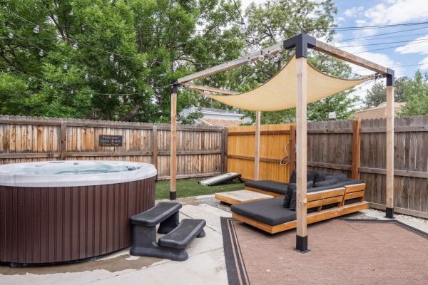 Urban Hot Tub Oasis | EV Charger | Walk to RiNo