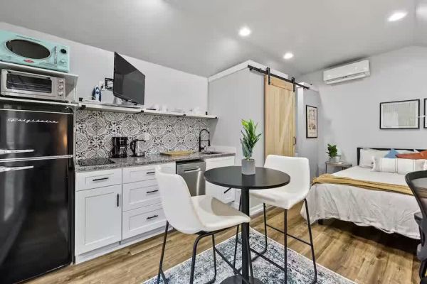 Tiny House with Private Outdoor Space, Location!